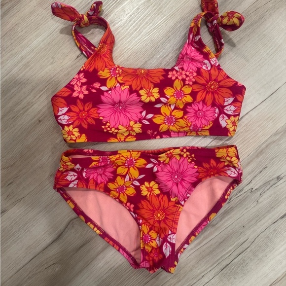 Cat & Jack Other - Cat & Jack Girls Floral Bikini Size Medium